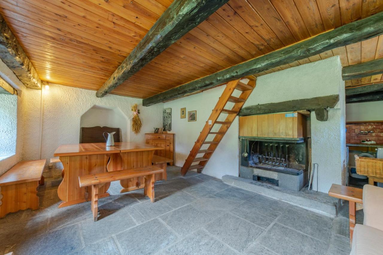 Voglia Di Veglia Hotel Varzo Luaran gambar