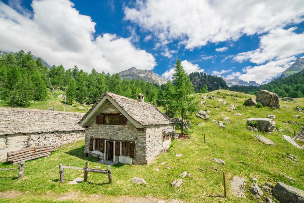 Voglia Di Veglia Hotel Varzo Luaran gambar
